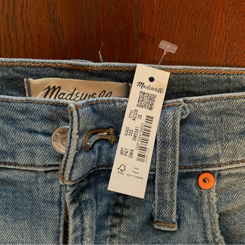NWT Madewell Perfect Vintage Jeans Distressed Size 28 (size 6) - Picture 4 of 5